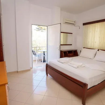 Celo Apartments Sarande Exterior photo